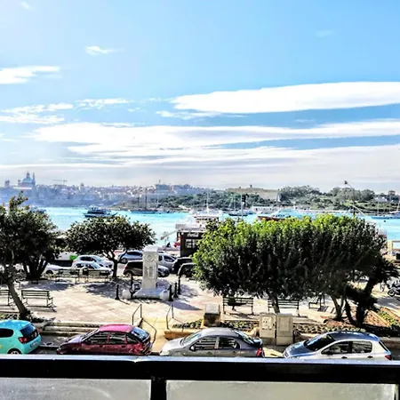 Seafront סליאמה